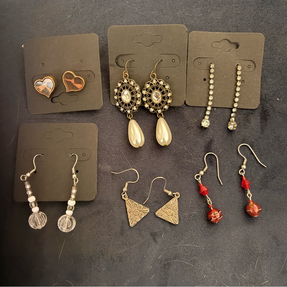 Lot of 6 pair of earrings - Picture 1 of 5